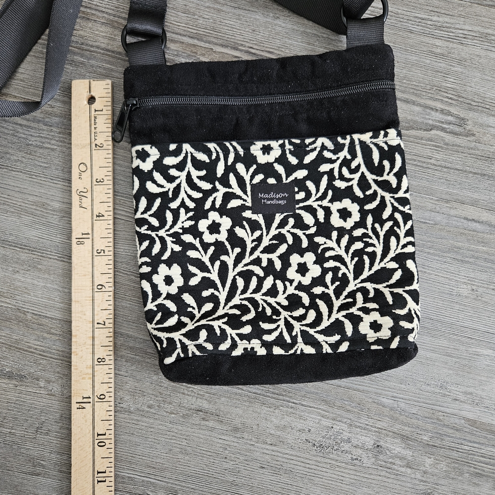 Madison Handbags Black and White Floral Crossbody Bag - Picture 3 of 5